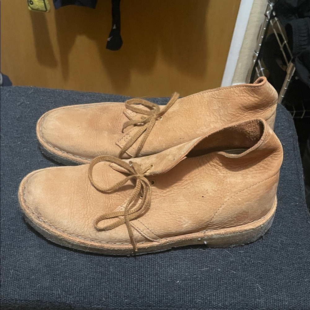 Clarks Men's Light Brown Chukka Boots
